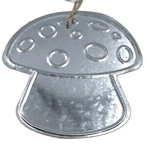 Metal mushroom hanging wall decor